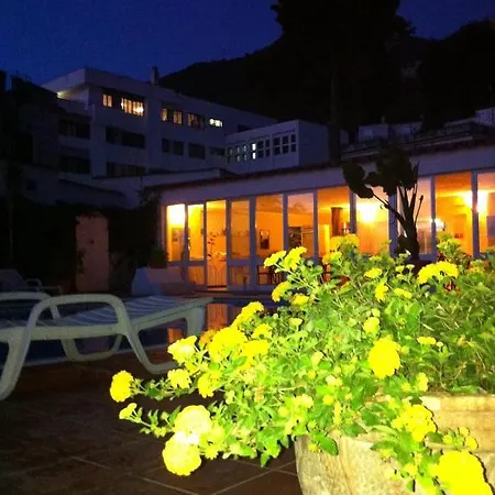Pithaecusa Hotel