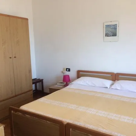 Pithaecusa Hotel 3*